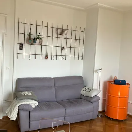 Quarto em Acomodações Particulares Laus-angeles *